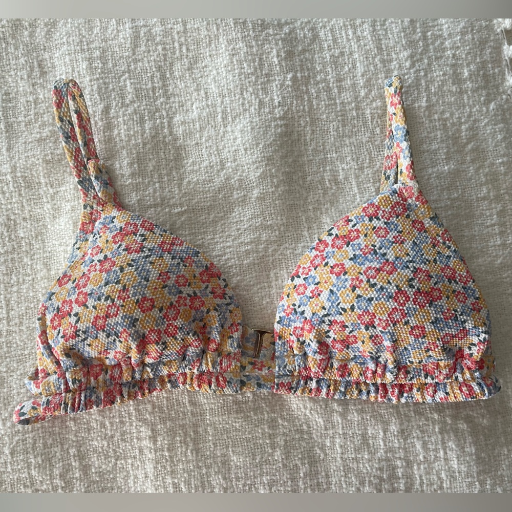 hollister floral bikini top